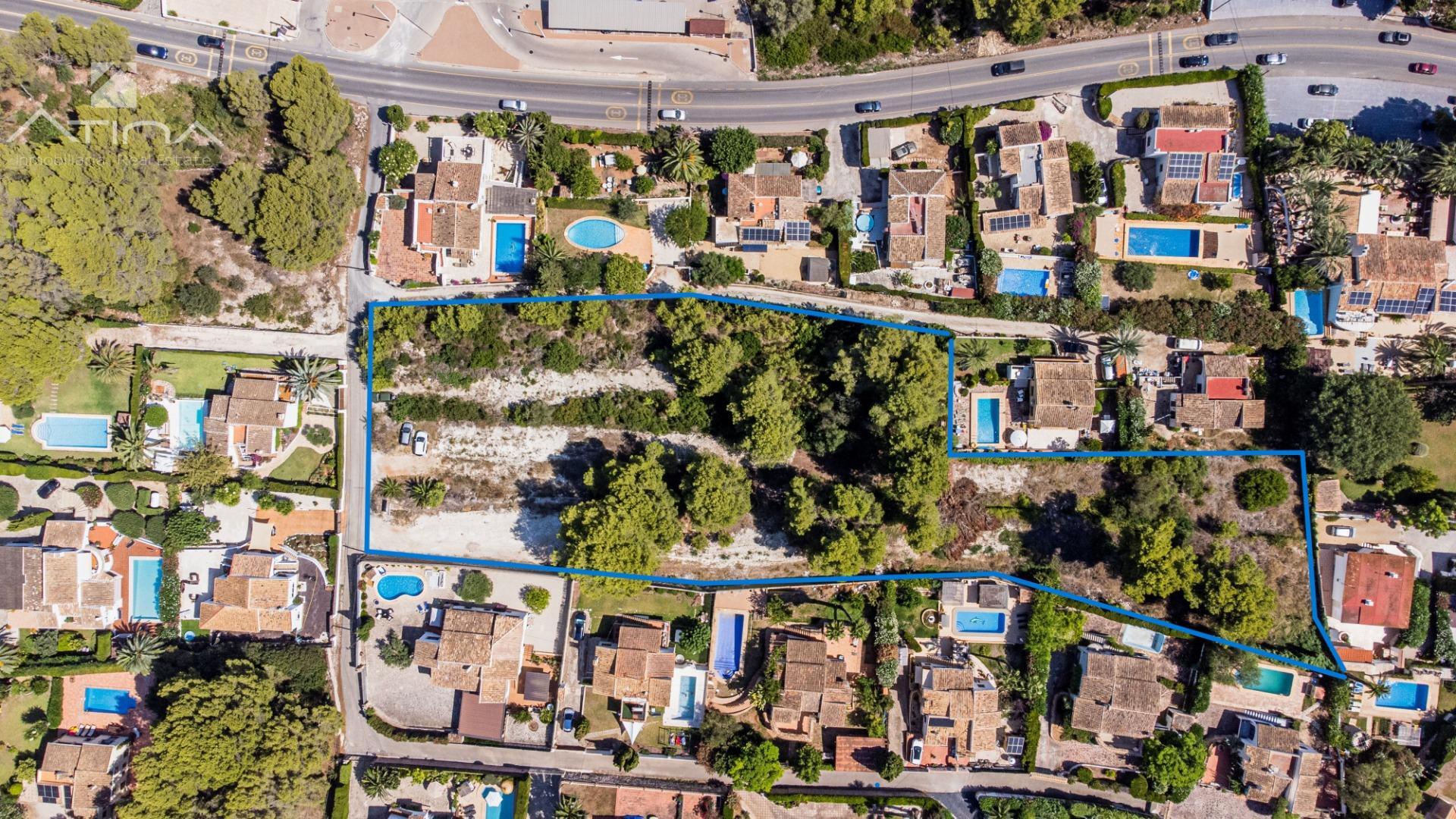 Oportunidad de inversión sobre parcela edificable de 6050 m2 cerca de la playa de arena del Arenal