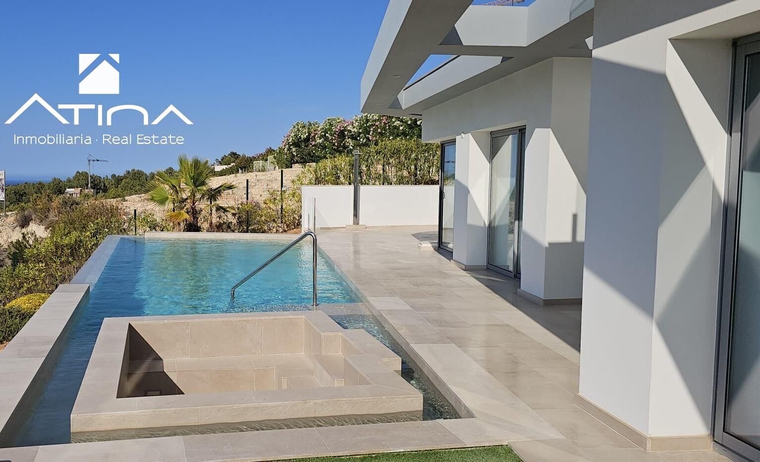 Exclusiva Villa de 4 Habitaciones con Vistas al Montgó en Javea
