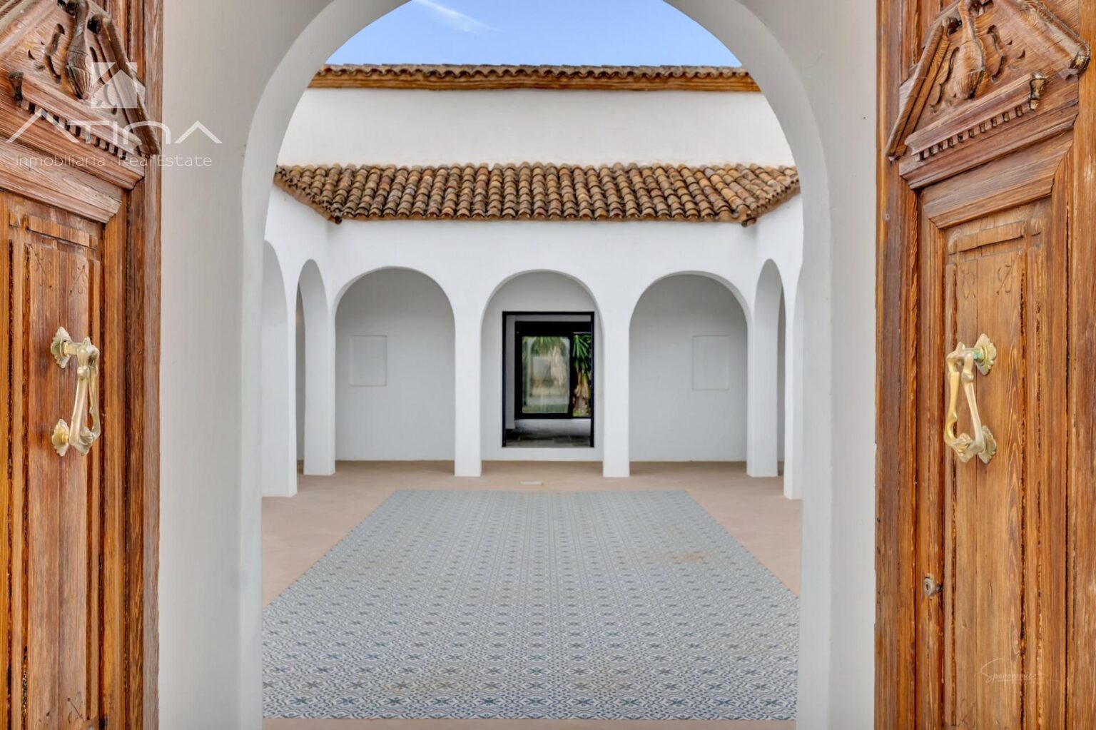 Finca de Ensueño Reformada en 2025 con Piscina y Patio Andaluz