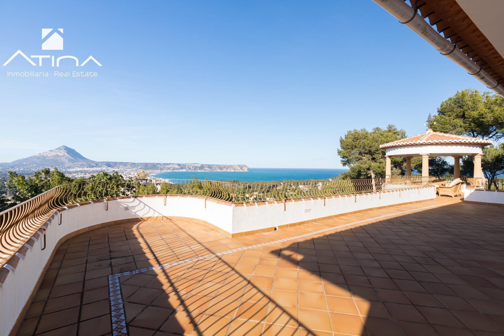 Exclusiva Villa Mediterránea con Piscina y Vistas al Cabo de la Nao – Jávea