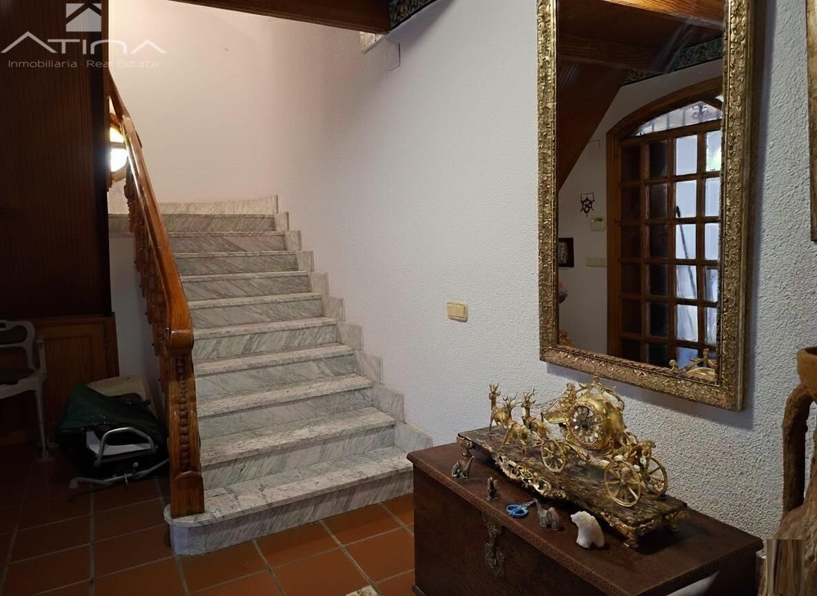 Elegante chalet estilo mediterraneo situado a tan solo 800 metros de la playa de Gandía