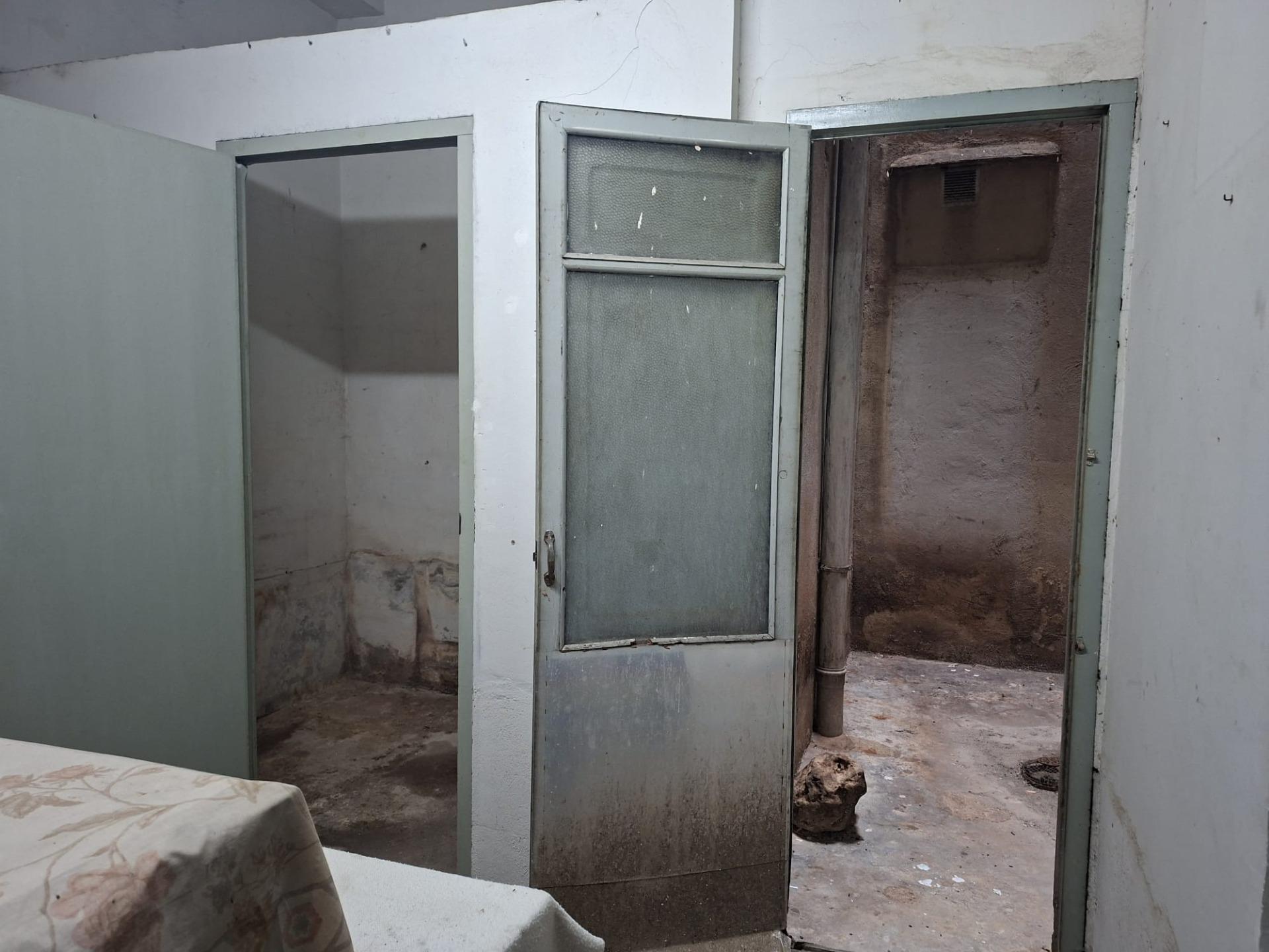 Local comercial situado en Gandia rodeado de colegios
