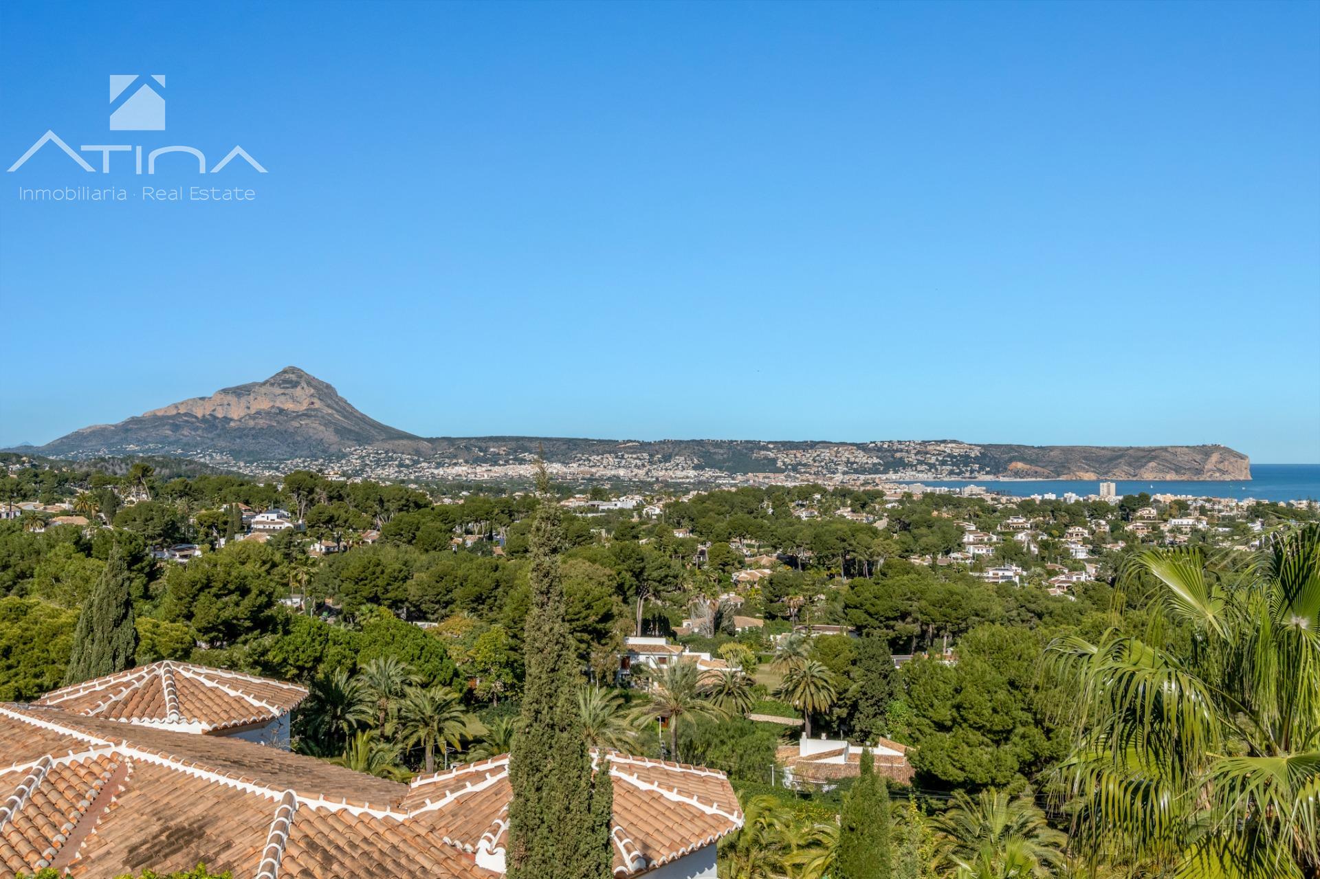 Impresionante villa con vistas increibles al mar en la urbanizacion el Tosalet