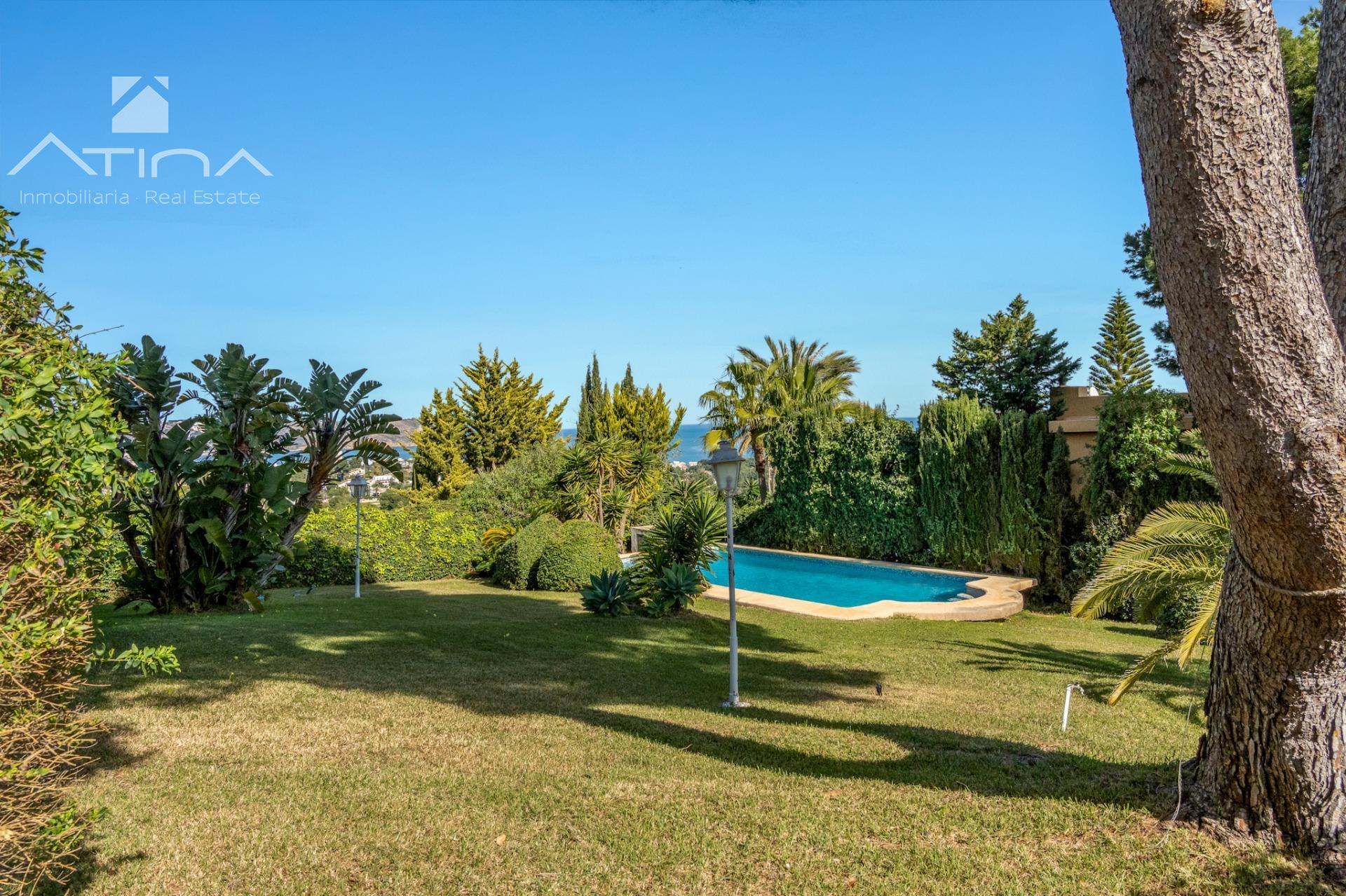 Impresionante villa con vistas increibles al mar en la urbanizacion el Tosalet