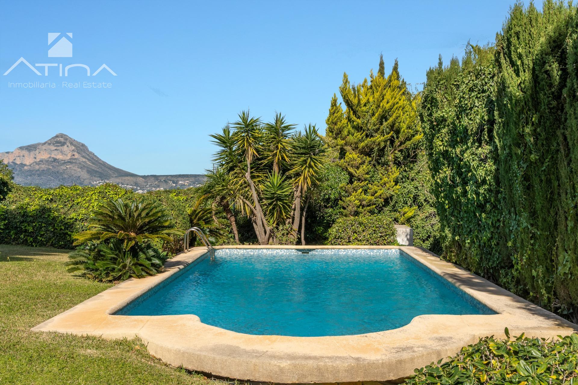 Impresionante villa con vistas increibles al mar en la urbanizacion el Tosalet