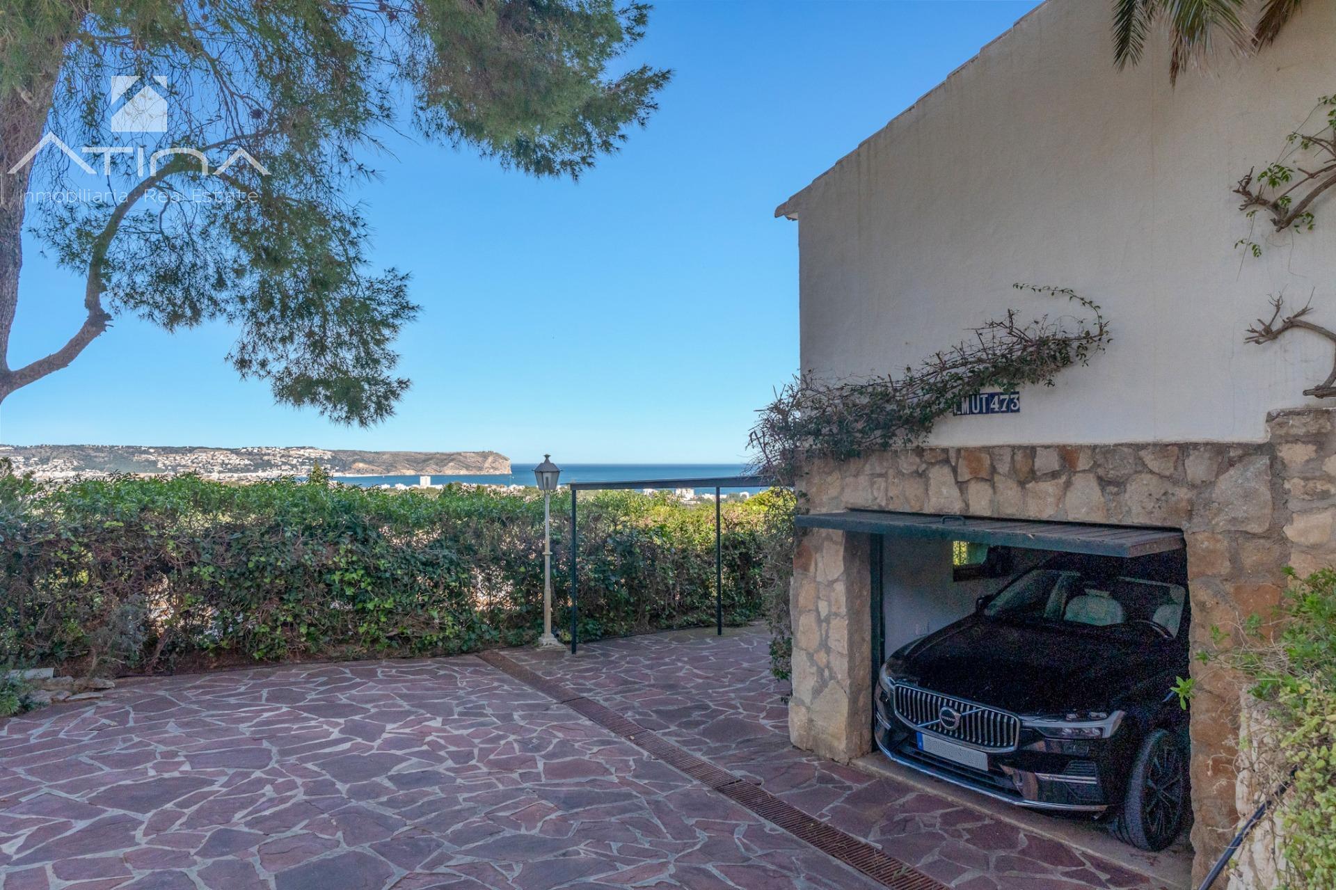 Impresionante villa con vistas increibles al mar en la urbanizacion el Tosalet