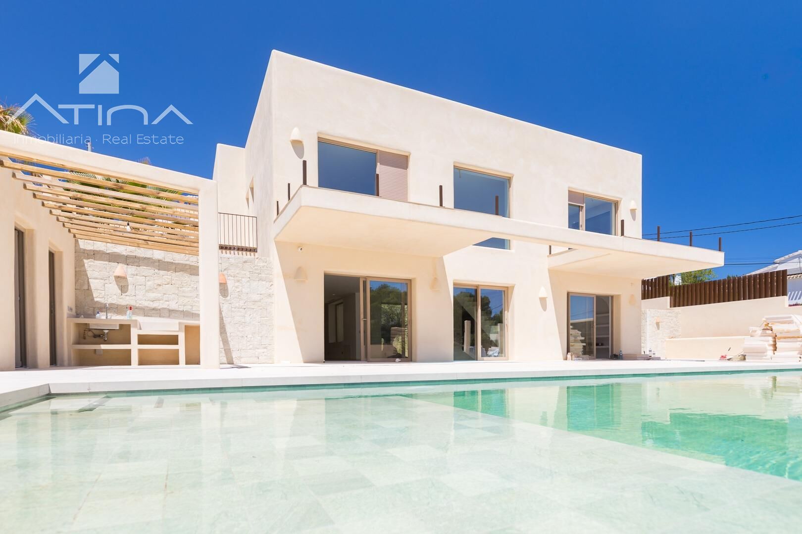 Villa de obra nueva en Carrer de la Malva — Arquitectura mediterránea junto al Arenal de Jávea