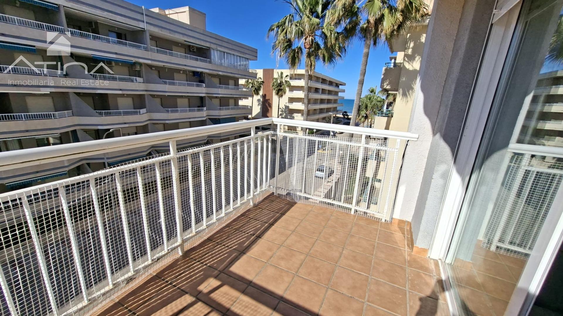 Apartamento en 3ª línea de la platade Daimús; el lujo de vivir frente al Mediterráneo
