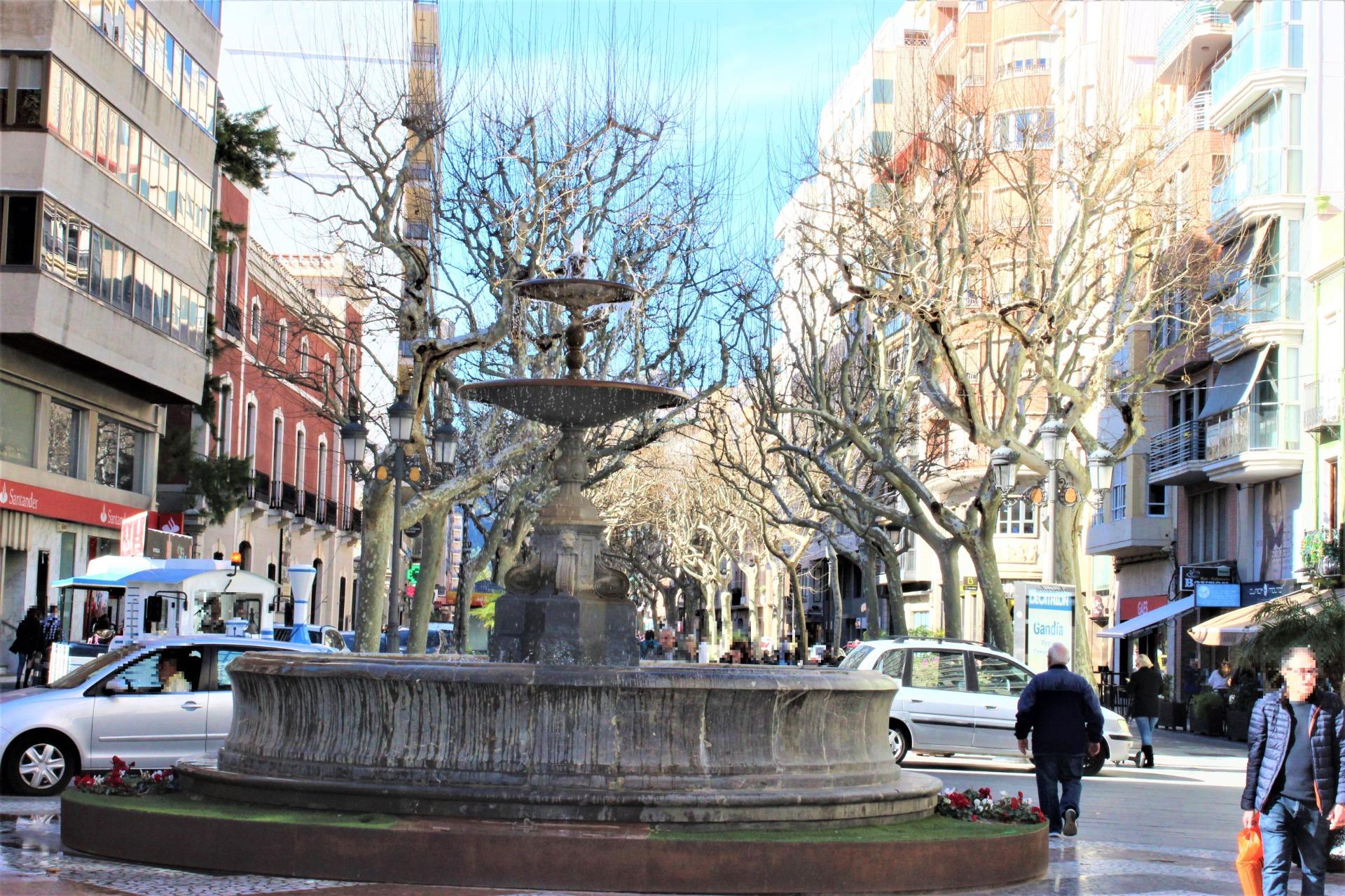 Venta de plaza de garaje para motocicleta en el centro de Gandia.