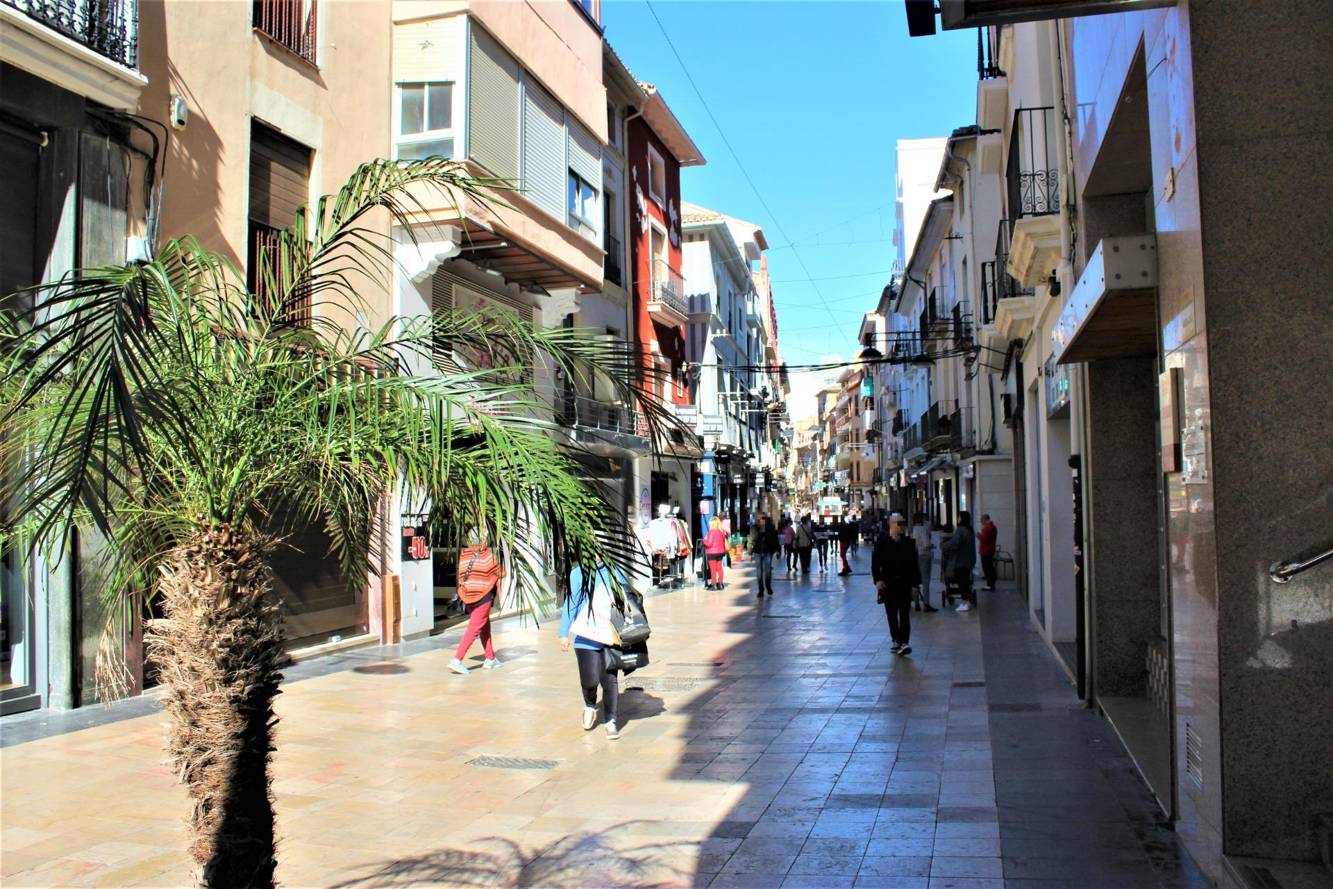 Venta de plaza de garaje para motocicleta en el centro de Gandia.