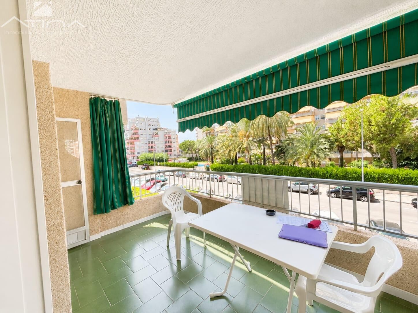 Apartamento amueblado en venta en Playa de Gandía con piscina